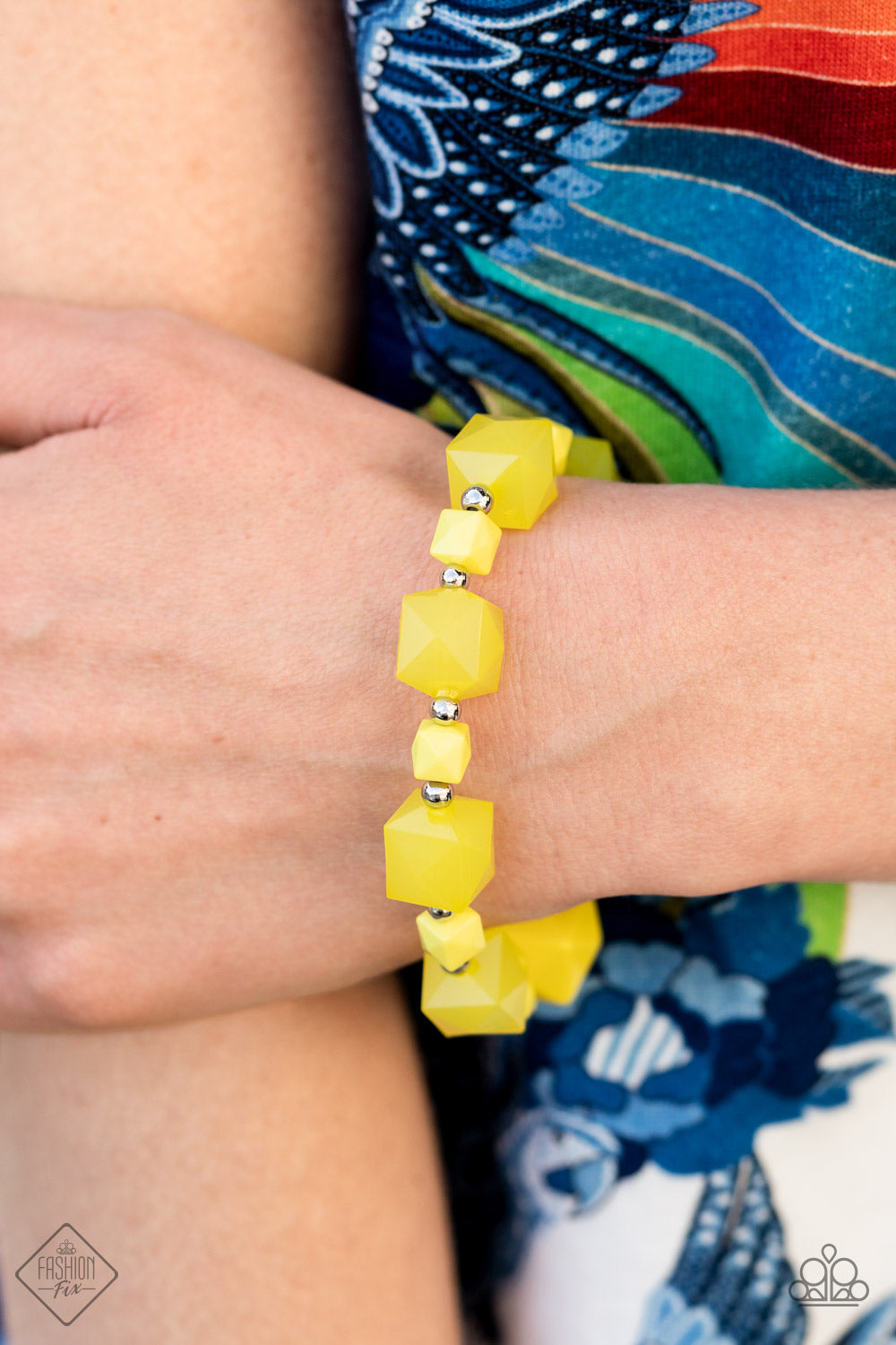 Trendsetting Tourist - Yellow - Gtdazzlequeen