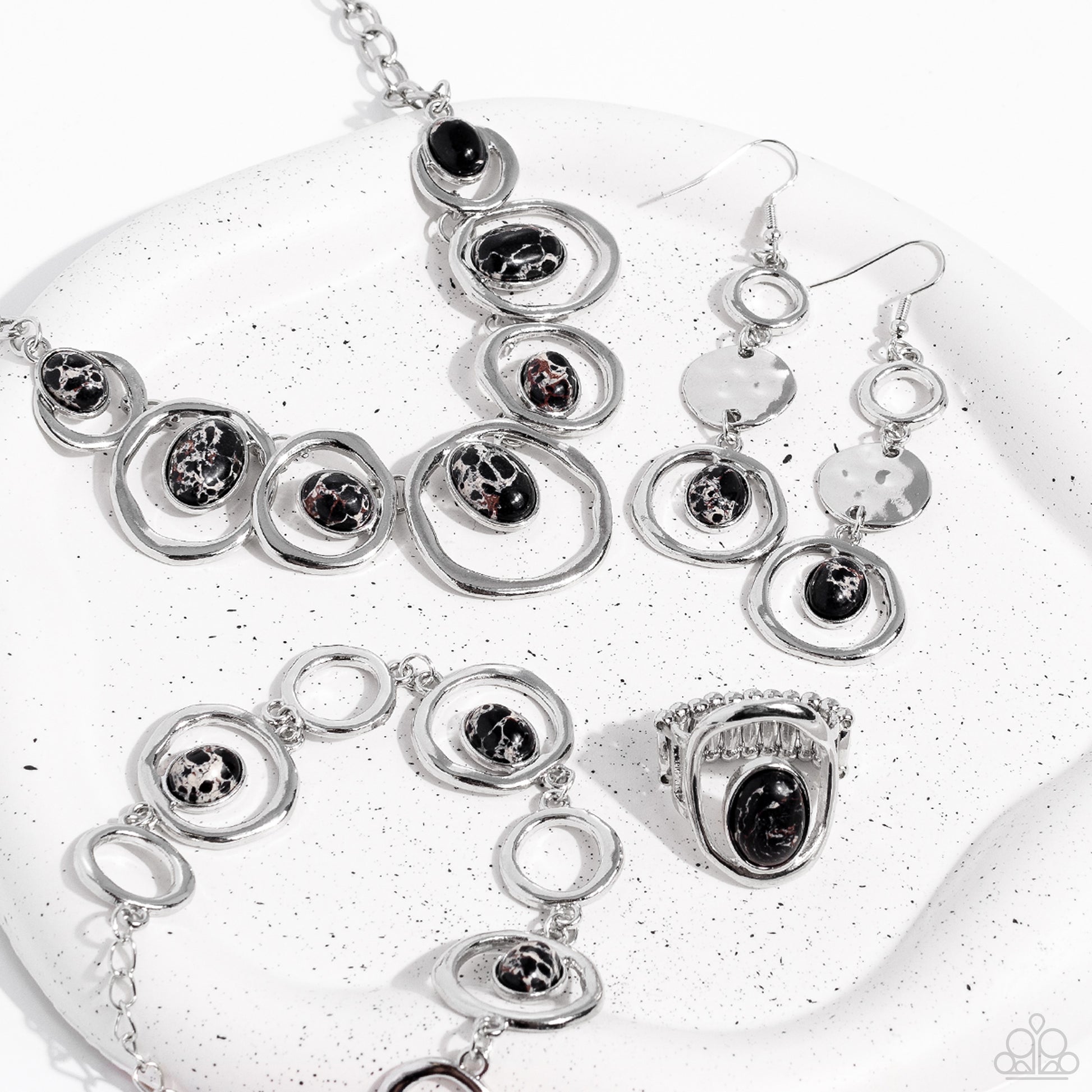 Simply Santa Fe - Complete Trend Blend December 4 - Gtdazzlequeen